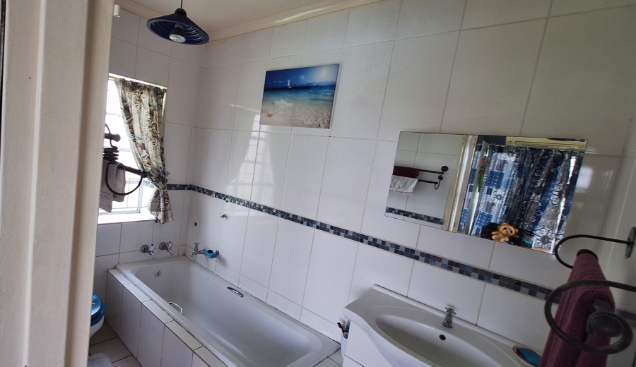 4 Bedroom Property for Sale in Vaal Power A H Free State